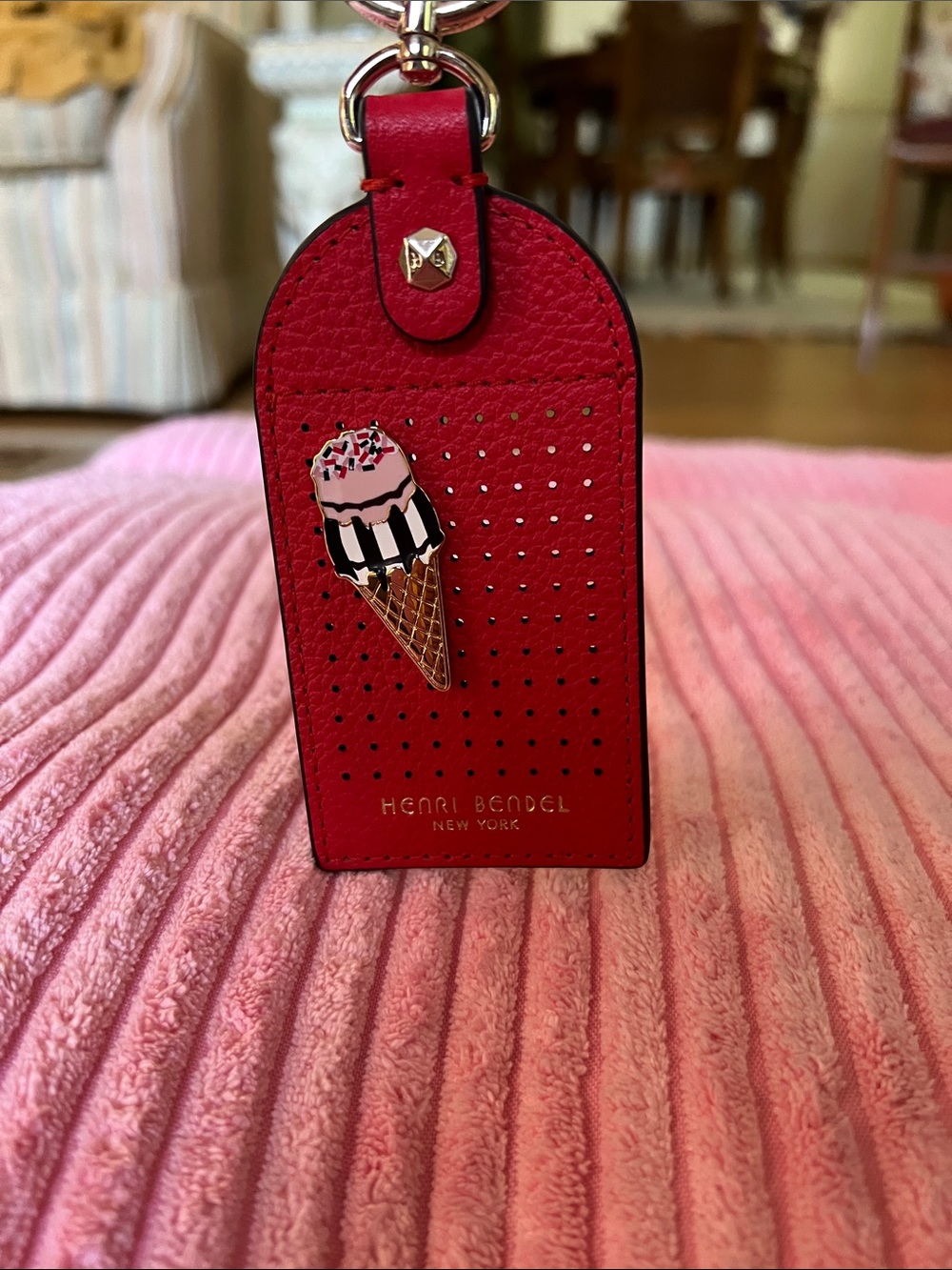 Henri Bendel Influencer Bag Charm-NWOT - Picture 6 of 6